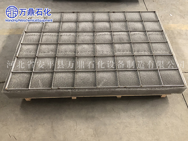 加拿大某公司采購我司玻璃纖維絲與不銹銅絲混編方形除沫器，規(guī)格多種，格柵均為圓鋼制作，數(shù)量500套